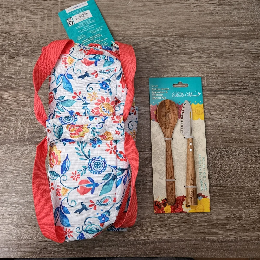 The Pioneer Woman Baker Tote/ Spoon Set Bundle